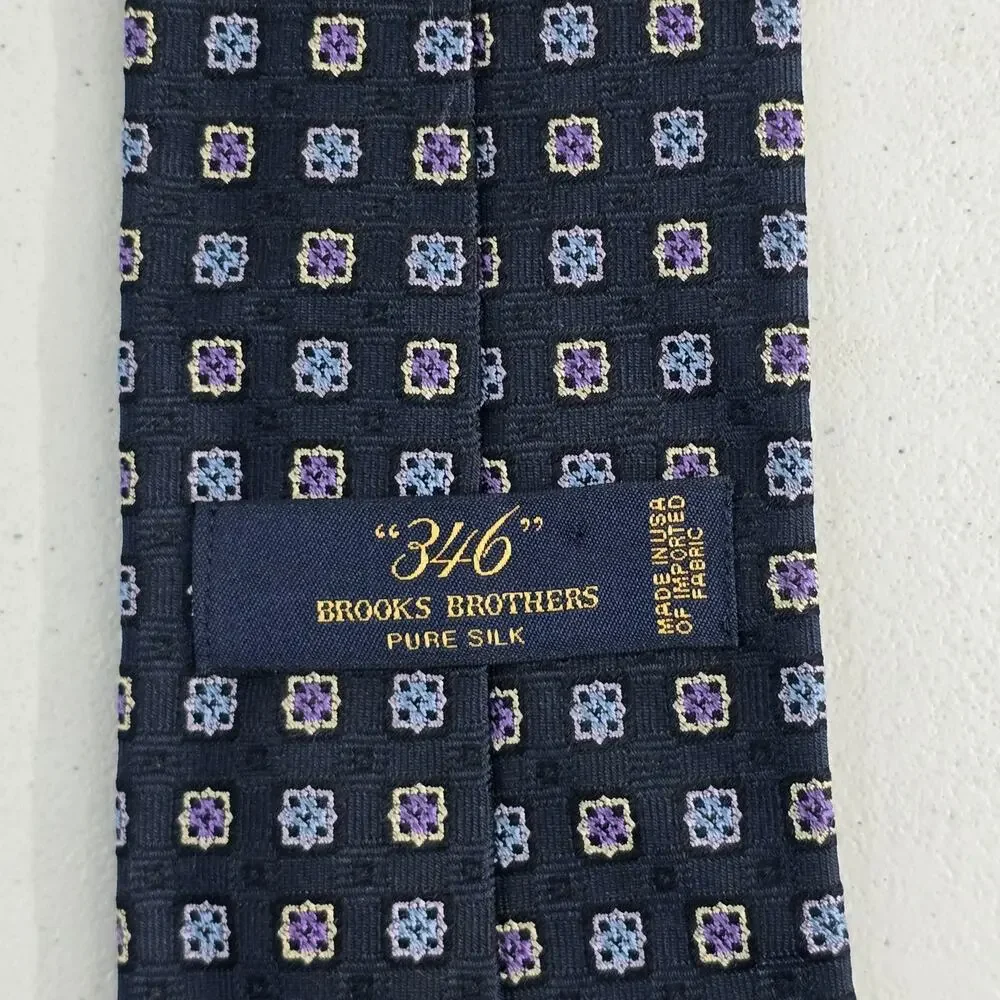 Brooks Brothers 346 Pure Silk Men’s‎ Tie Navy Purple Blue Geometric Pattern 3.5”
